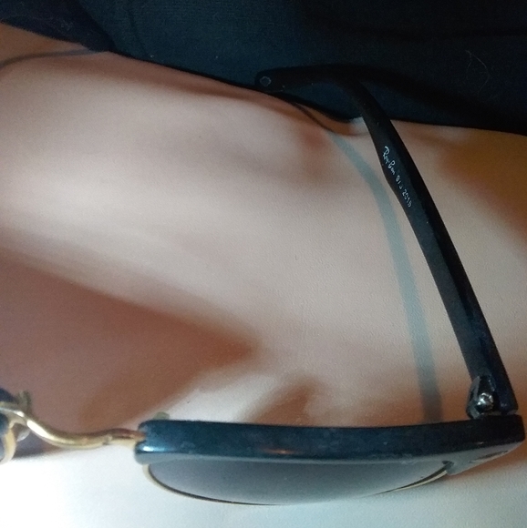 RayBans with case - Picture 3 of 3